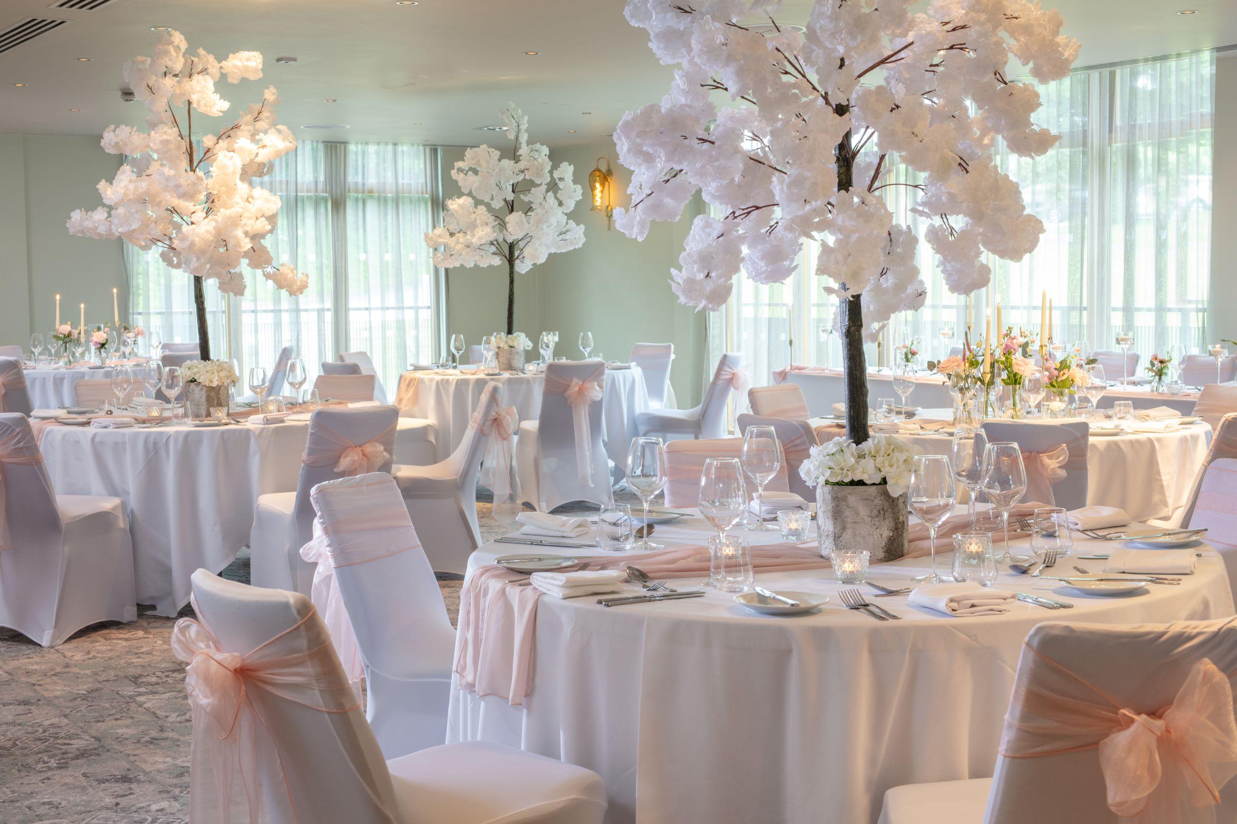 Oulton Hall Hotel, Spa & Golf Resort Лидс Экстерьер фото