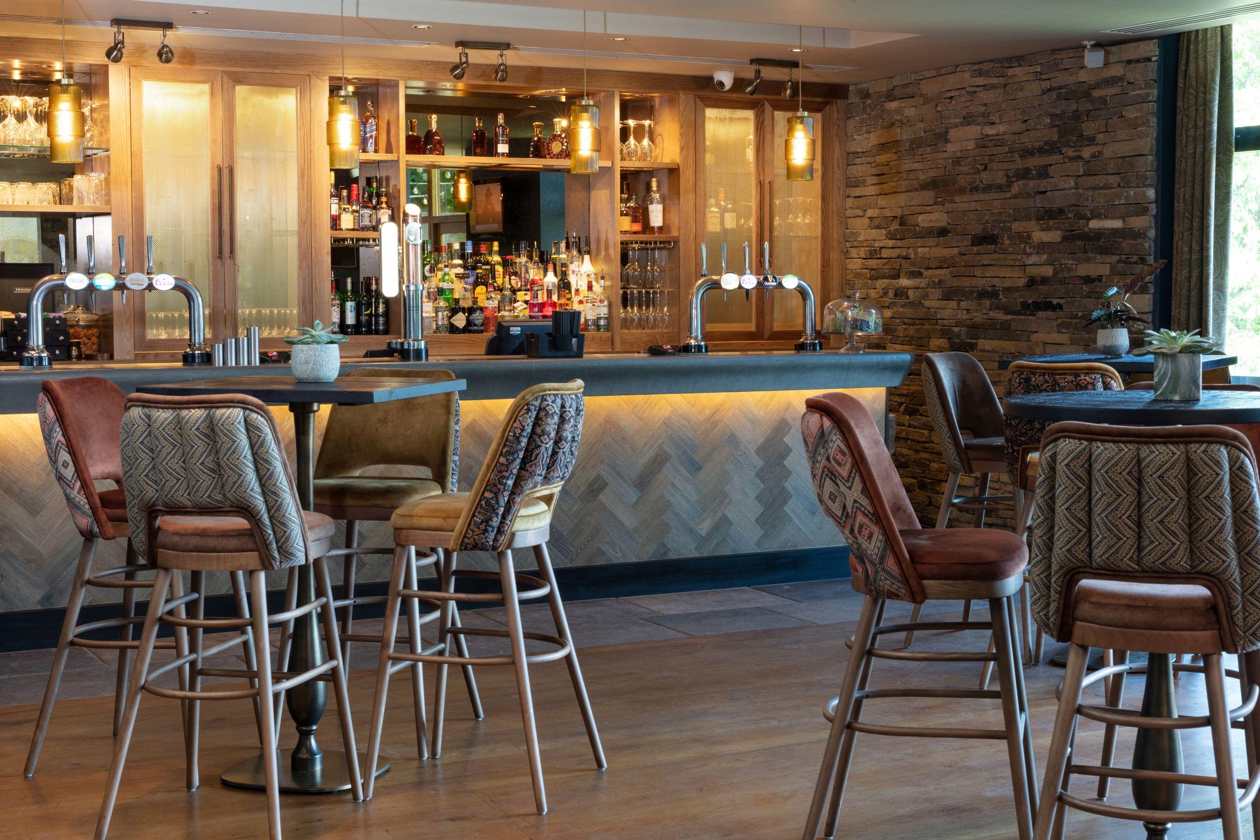 Oulton Hall Hotel, Spa & Golf Resort Лидс Экстерьер фото