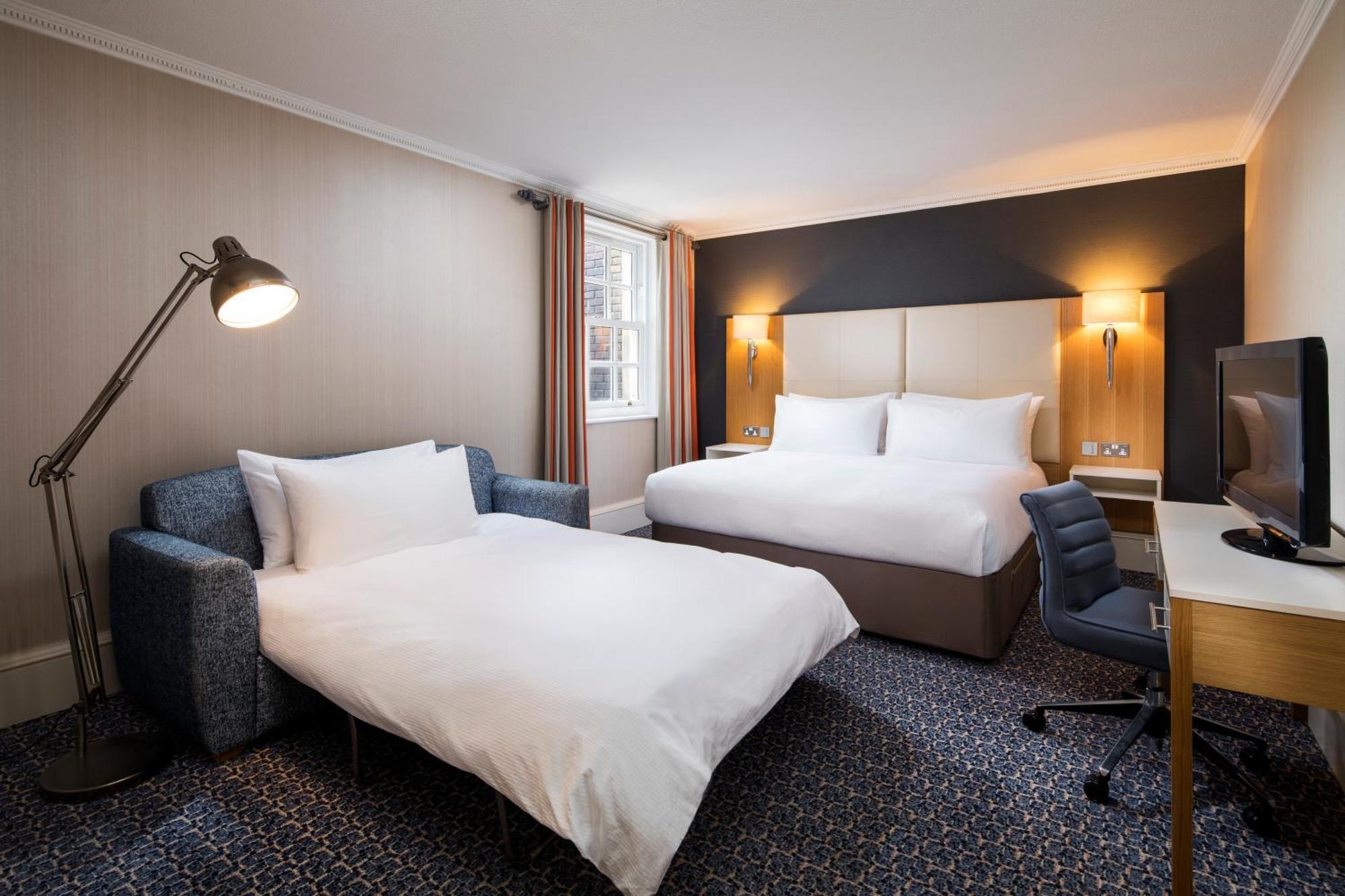 Oulton Hall Hotel, Spa & Golf Resort Лидс Экстерьер фото
