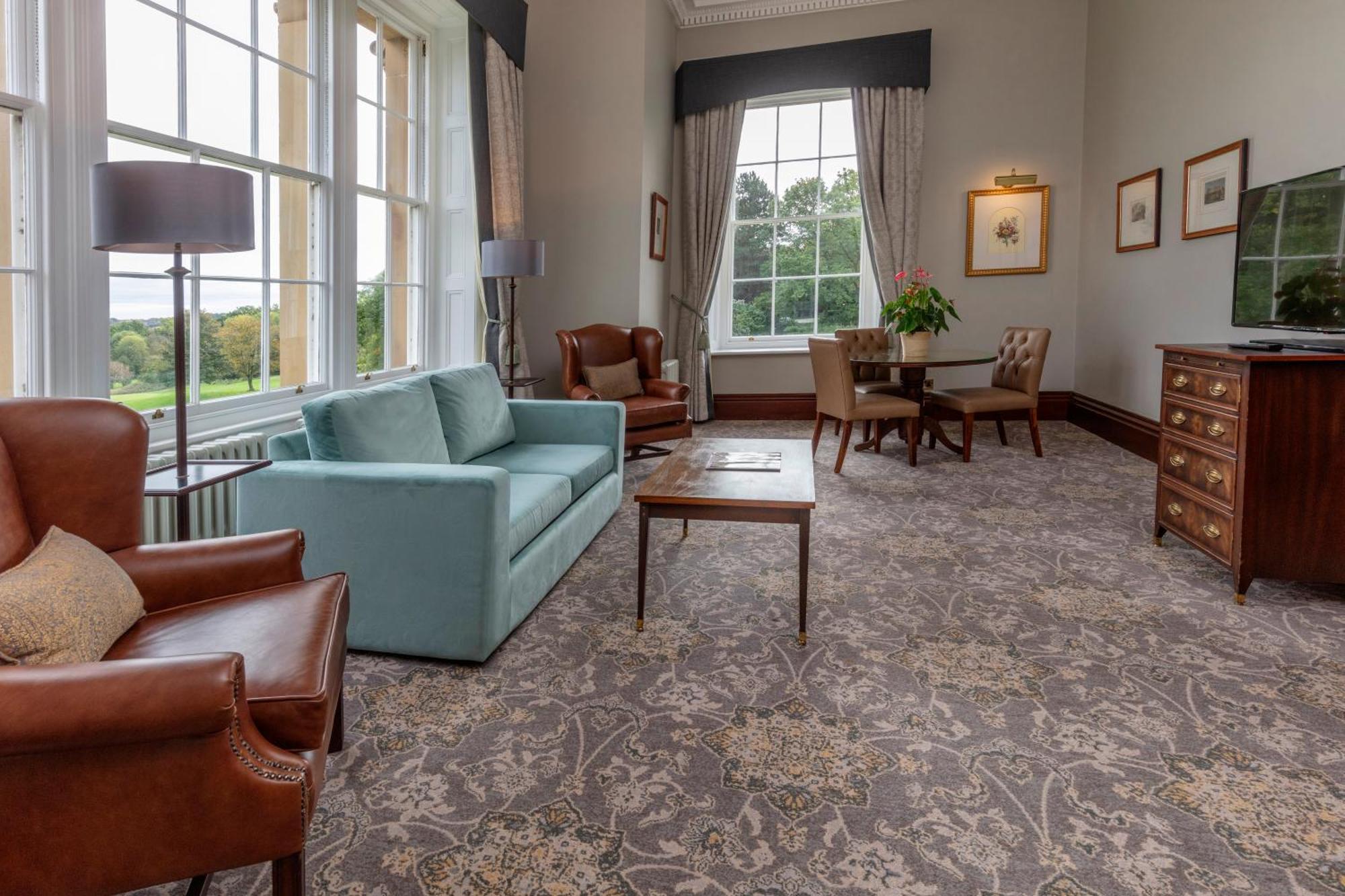 Oulton Hall Hotel, Spa & Golf Resort Лидс Экстерьер фото